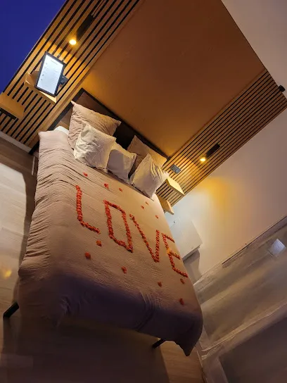 Image de BUBBLE HOME PARIS- Appartement /love room Essonne avec jaccuzi privatif / location jaccuzi à domicile