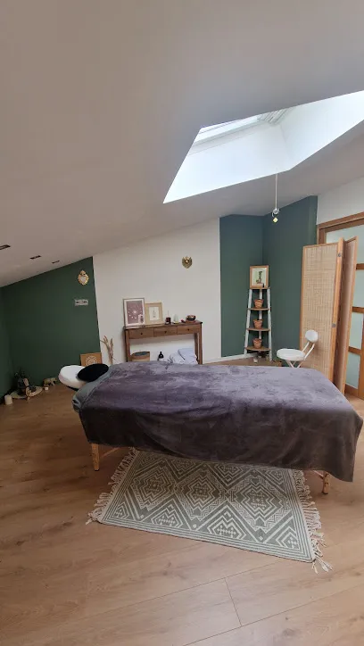 Image de L'atelier d'Emi : bien-être holistique. (Massages & Yoga Nidra Par emilie Talon)