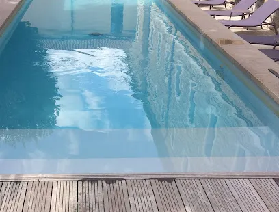 Image de OCEAZUR Morangis - entretien, rénovation, dépannage de piscines en Ile de France