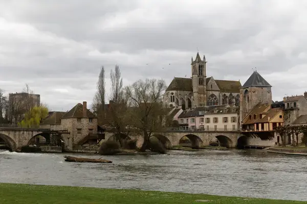 Installateur Spa IDF Installateur spa et jacuzzi Moret-Loing-et-Orvanne